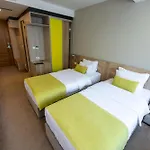 Park & ホテル 4*